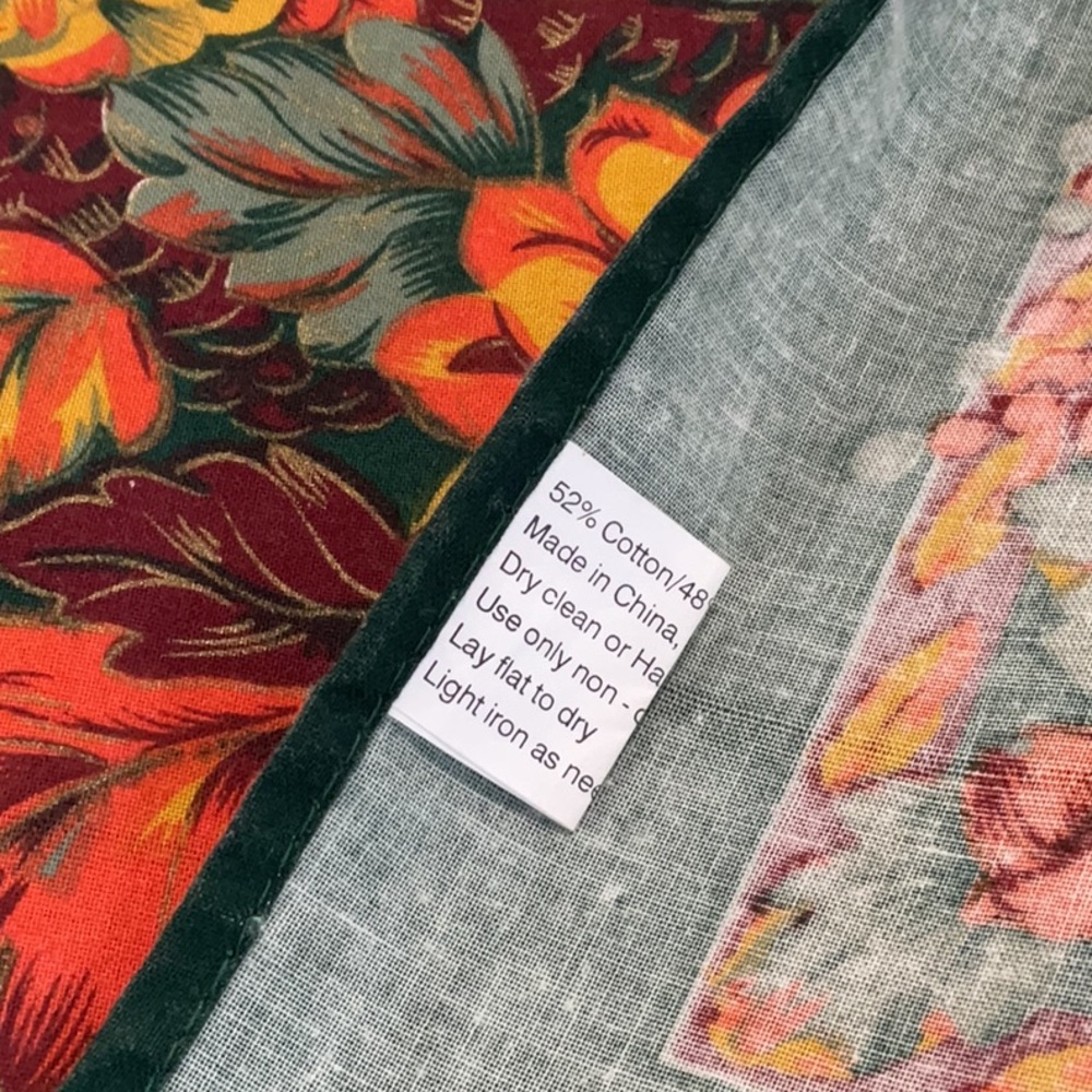 Three Autumn Thanksgiving tablecloths - Picture 15 of 16